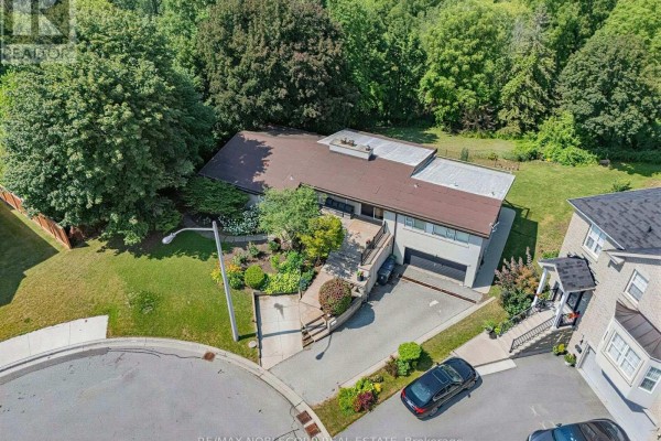 Office - 12 George Mckenzie Court, Toronto, ON M9M0E1 Photo 4