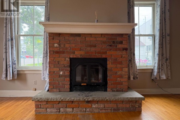 Living room - 12 Hemlock Avenue, Oshawa, ON L1H1Y7 Photo 4
