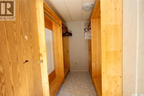 Storage - 12 Highland Avenue, Jackfish Lake, SK S0M1X0 Photo 5