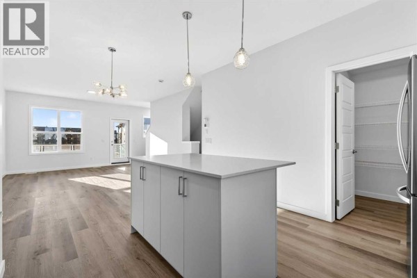 Kitchen - 12 Hotchkiss Parade Se, Calgary, AB T3S0X5 Photo 4