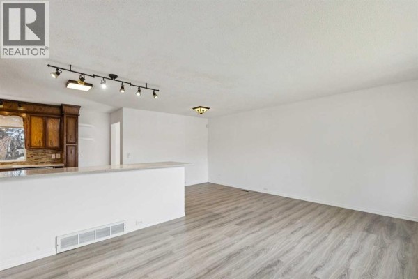 Dining room - 12 Huntwick Way Ne, Calgary, AB T2K4H3 Photo 4