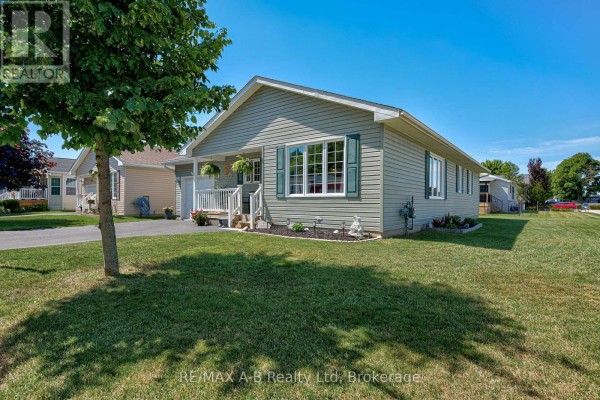 12 Kellestine Drive, Strathroy Caradoc, ON, photo 3