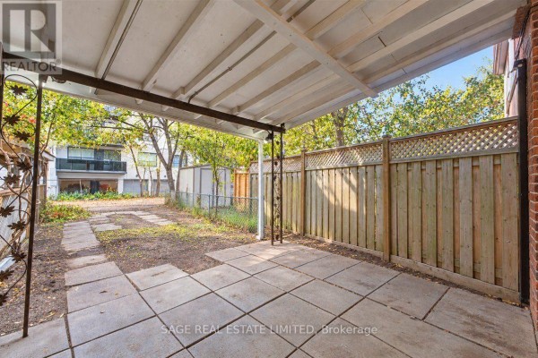 12 Khedive Avenue, Toronto, ON M6A2G2 Photo 3