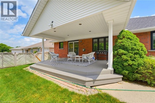 Laundry room - 12 Macbride Court, Brantford, ON N3T6J1 Photo 5