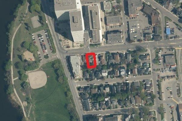 12 Mcarthur Avenue, Ottawa, ON K1L6R2 Photo 4