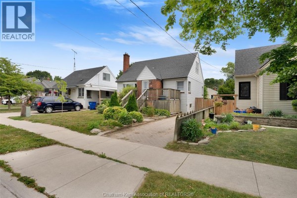 2pc Bathroom - 12 Mckinnon Drive, Chatham, ON N7M1B4 Photo 2