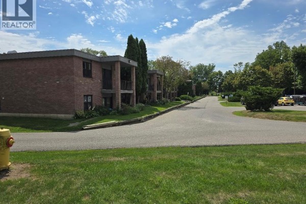 12 Montgomery Drive Unit# A207, Wallaceburg, ON, photo 3