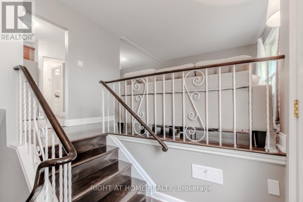 Dining room - 12 Murellen Crescent, Toronto, ON M4A2K5 Photo 3