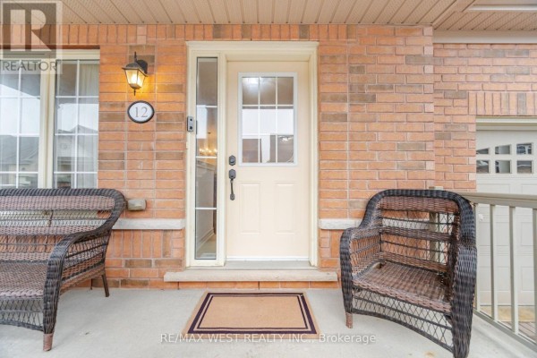 Family room - 12 Muzzo Drive, Brampton, ON L6R3W8 Photo 4