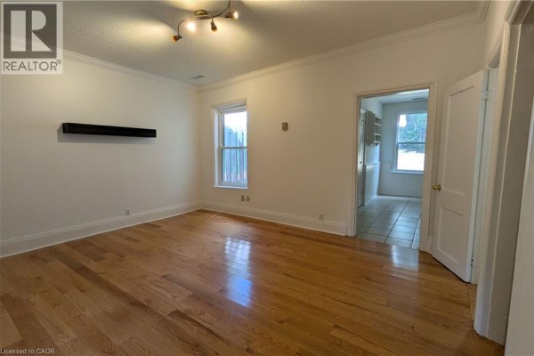 Living room - 12 Nelson Street, Hamilton, ON L8P1G3 Photo 4