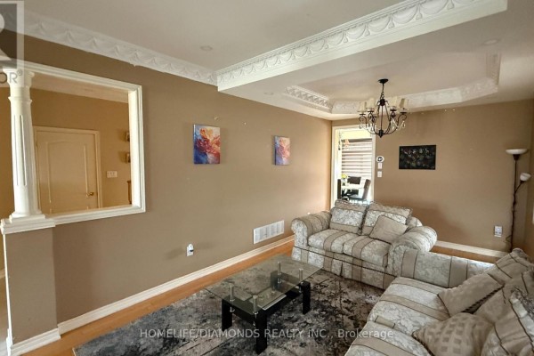 12 Oakhaven Road, Brampton, ON L6P2Y3 Photo 5