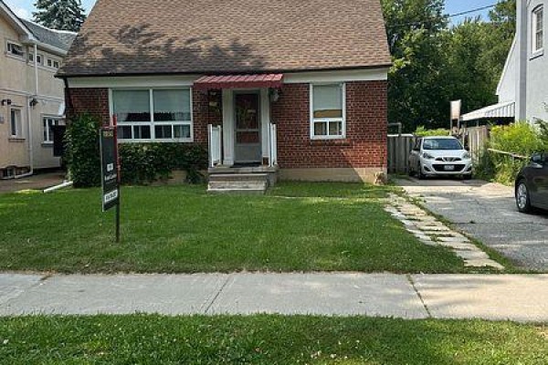 12 Pleasant Avenue, Toronto