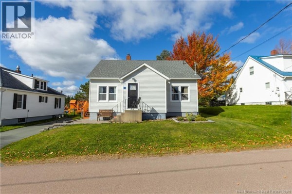 4pc Bathroom - 12 Pringle Street, Sackville, NB E4L3E8 Photo 3