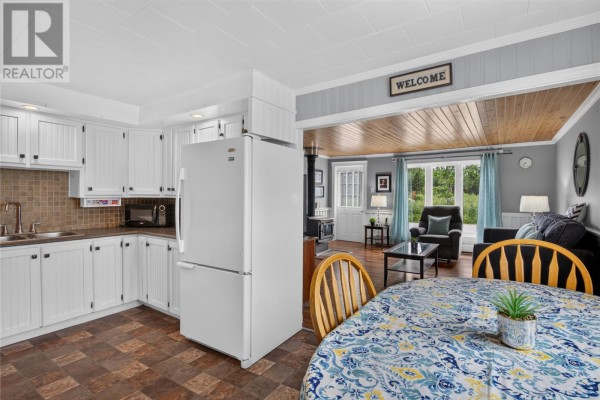 Porch - 12 Riverside Road W, Glovertown, NL A0G2M0 Photo 3