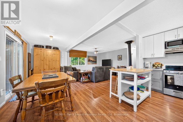 12 Silver Birch Circle, Mckellar, ON P2A0B5 Photo 4
