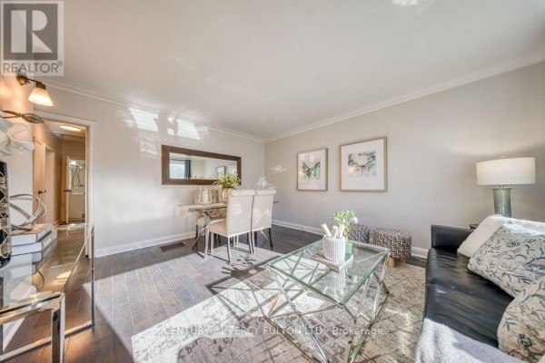 Dining room - 12 Silvercrest Avenue, Toronto, ON M8W2S4 Photo 5
