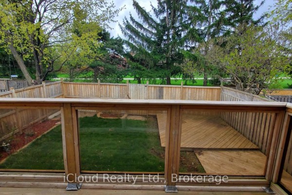 12 Simmons Boulevard, Brampton, ON, photo 2
