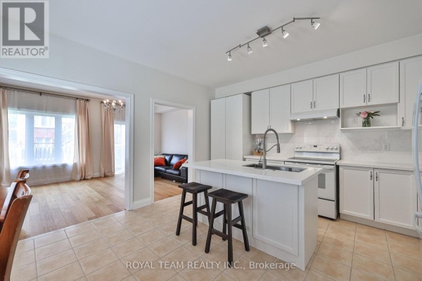 Family room - 12 Spring Arbour Road, Vaughan, ON L4J0B7 Photo 5
