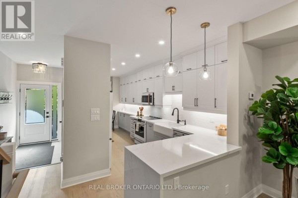 Family room - 12 St. James Court, Toronto, ON M4X1X4 Photo 5