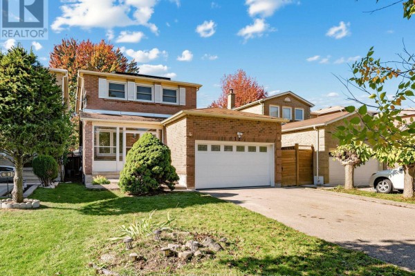 Living room - 12 Strathmore Drive, Markham, ON L3P6J6 Photo 3