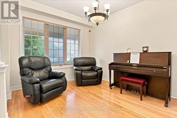 Bathroom - 12 Thorndale Road, Brampton, ON L6P1H3 Photo 4