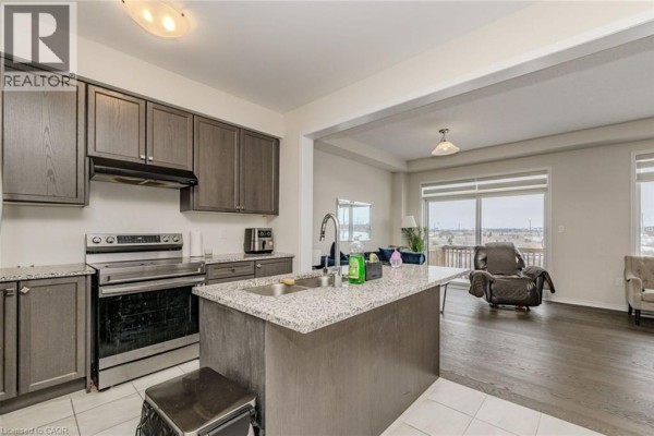 12 Toffee Trail, Stoney Creek, ON, photo 3