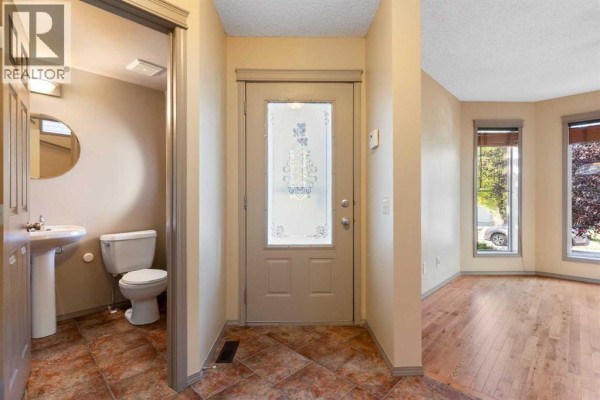 Foyer - 12 Tuscany Springs Circle Nw, Calgary, AB T3L2K8 Photo 3
