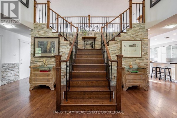 12 Valley View Drive, Springwater, ON, photo 3