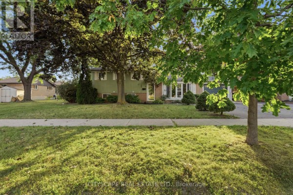 12 Vanderbrent Crescent, Toronto, ON, photo 2