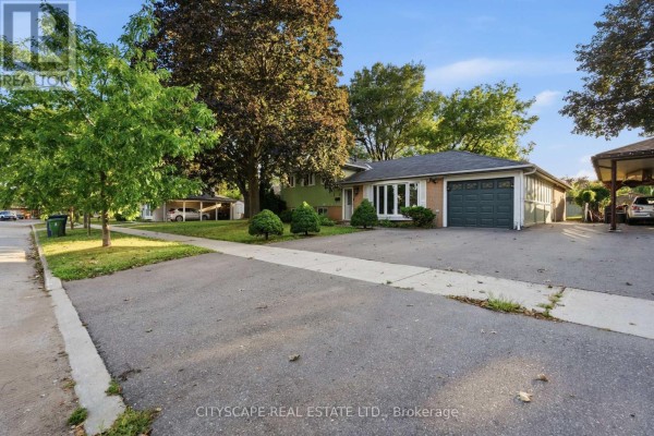 12 Vanderbrent Crescent, Toronto, ON, photo 3