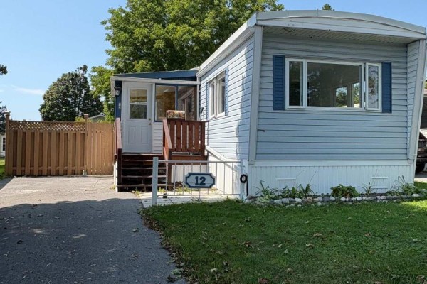 Kitchen - 12 Wentworth Drive, Kingston, ON K7K5C9 Photo 2