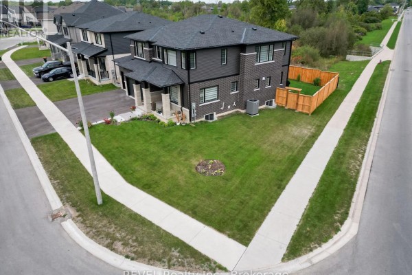 12 Westcott Road, Welland, ON L3C0K9 Photo 3