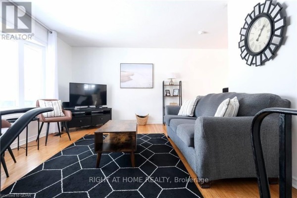 Living room - 12 Westmount Drive, Belleville, ON K8P2C7 Photo 3
