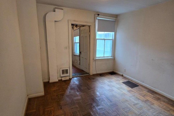 12 Whitaker Avenue, Toronto, ON, photo 2