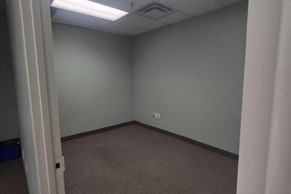 12/102 - 5045 Orbitor Drive, Mississauga, ON, photo 2