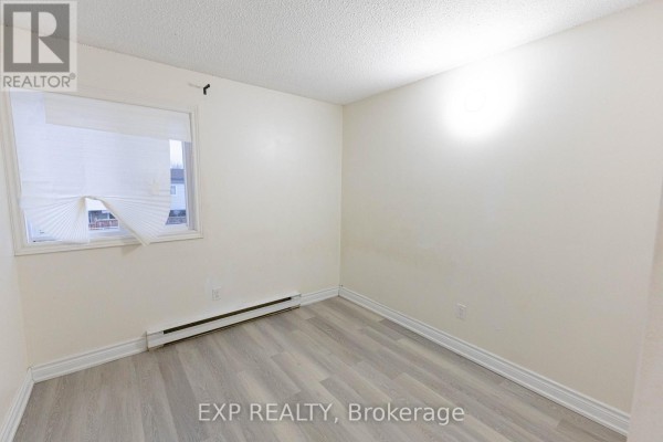 Primary Bedroom - 120 - 248 Milestone Crescent, Aurora, ON L4G3M2 Photo 4