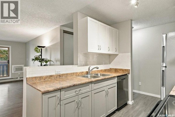 Bedroom - 120 122 Edinburgh Place, Saskatoon, SK S7H5J7 Photo 5