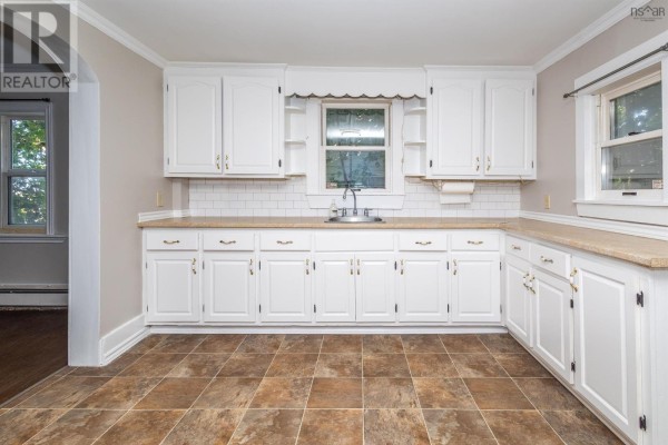 120-124 Colby Street, Sydney, NS B1P3R2 Photo 3
