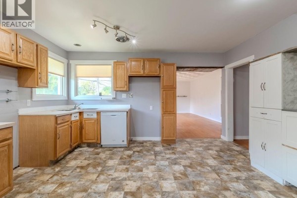 Mud room - 120 1st Street N, Wakaw, SK S0K4P0 Photo 5