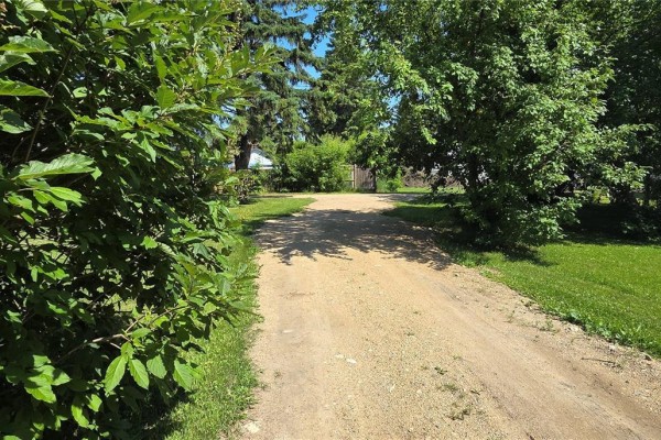 Enclosed porch - 120 1st Street, Star City, SK S0E1P0 Photo 3