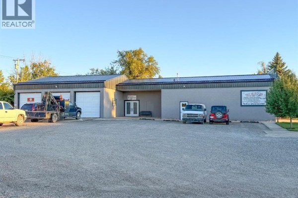 120 4th Avenue E, Three Hills, AB T0M2A0 Photo 2