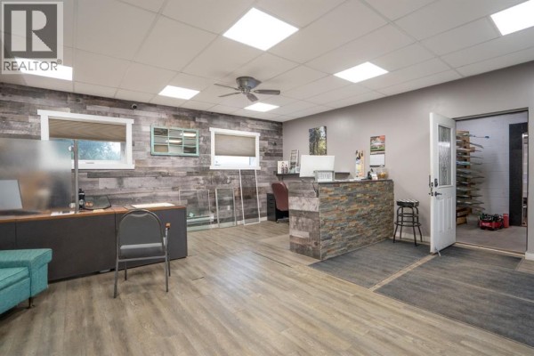 120 4th Avenue E, Three Hills, AB T0M2A0 Photo 3