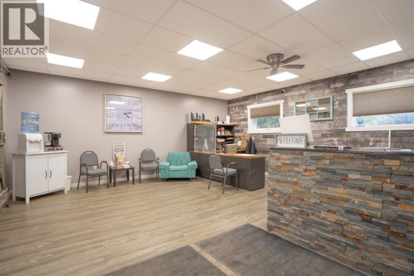 120 4th Avenue E, Three Hills, AB T0M2A0 Photo 4