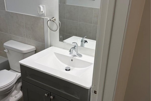 4pc Bathroom - 120 Clive Road Unit# 4, Kitchener, ON N2H3N6 Photo 3