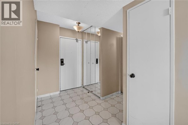 3pc Bathroom - 120 Duke Street Unit# 406, Hamilton, ON L8P4T1 Photo 3
