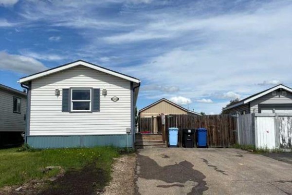 Laundry room - 120 Hunter Street, Fort Mcmurray, AB T9K2K6 Photo 3