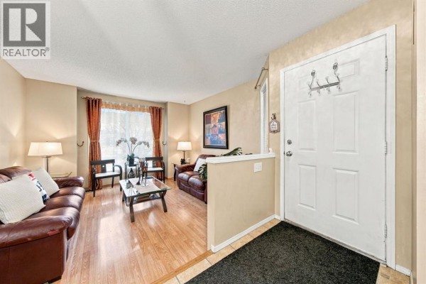 Dining room - 120 Millrise Close Sw, Calgary, AB T2Y2T3 Photo 2
