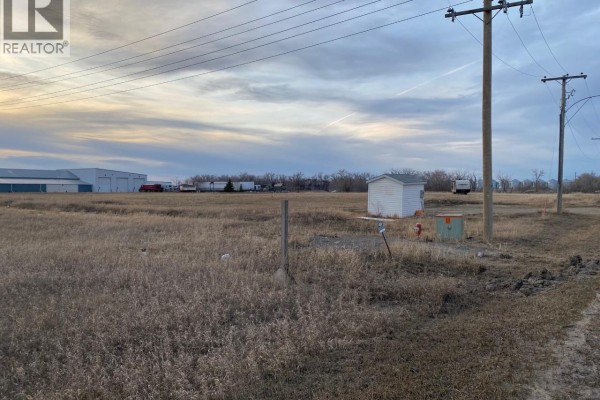 120 N Service Road W, Moose Jaw, SK S6H4N8 Photo 4