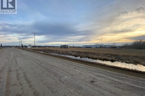120 N Service Road W, Moose Jaw, SK S6H4N8 Photo 5