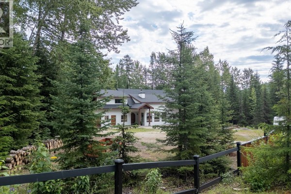 Full bathroom - 120 Richie Road, Rossland, BC V0G1Y0 Photo 5